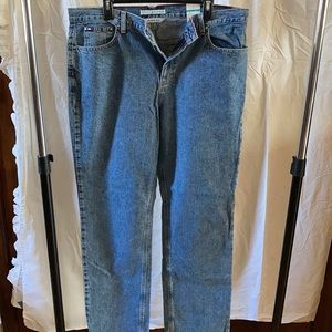 NWT Tommy Hilfiger Classic Light Weight 16L